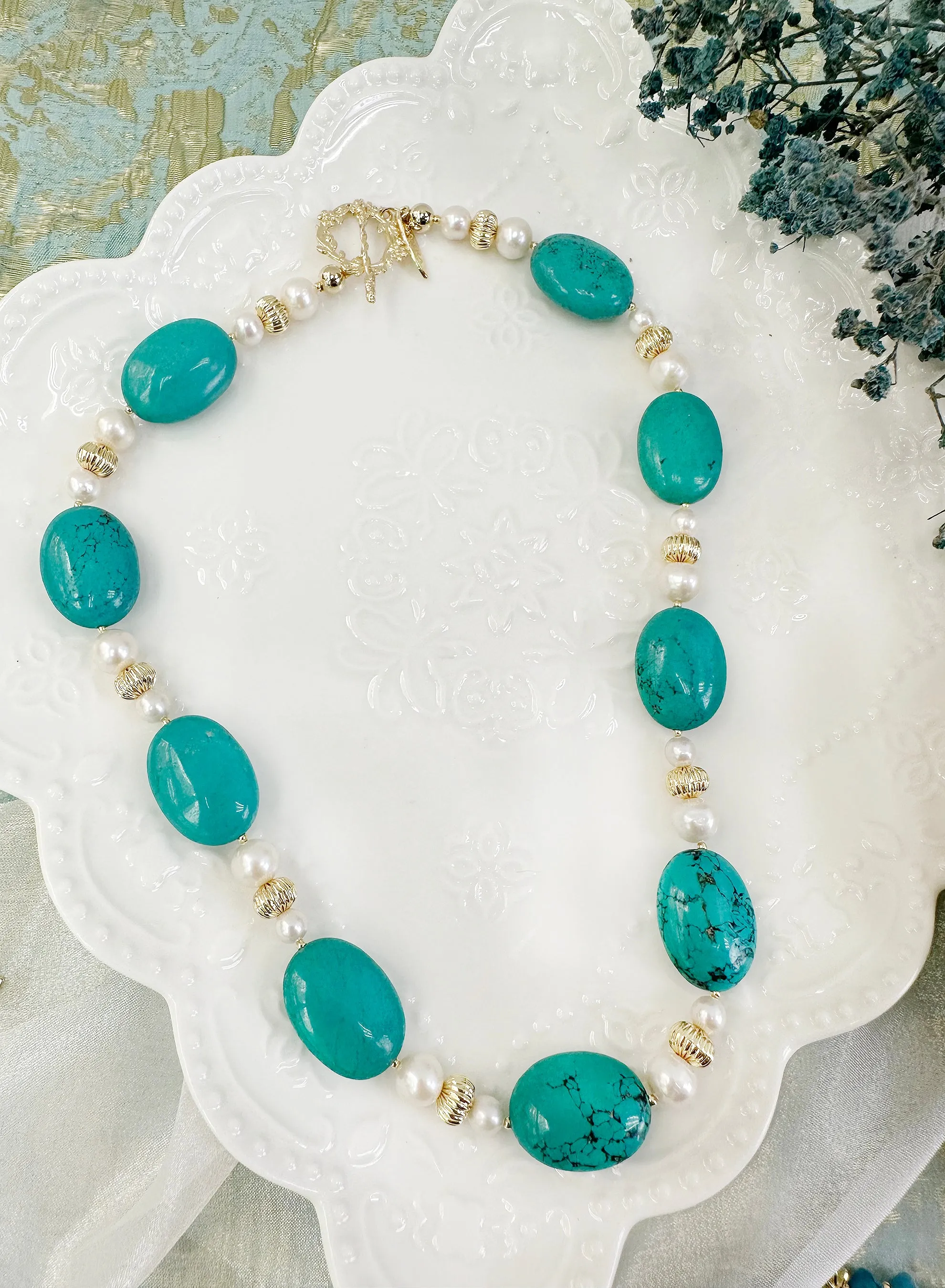 Oval Turquoise & Freshwater Pearls Statement Necklace KN009