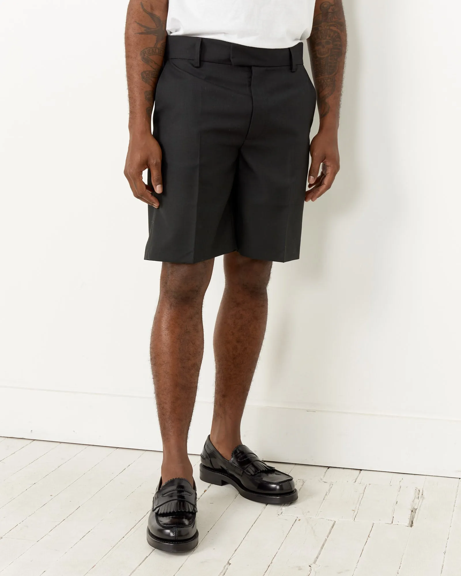 Sven Shorts in Black